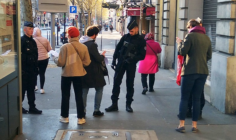 COVID contrôle de police à Paris